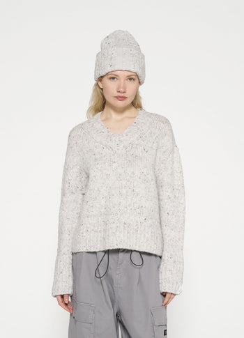 v-neck knit sweater melee | light grey melee