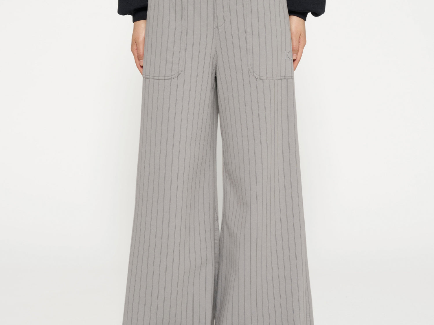 wide jogger pinstripe | graphite