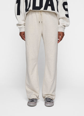 THE STRAIGHT JOGGER | soft white melee