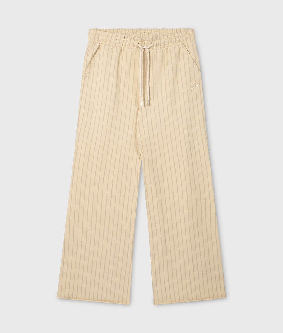 flared jogger pinstripe | light latte