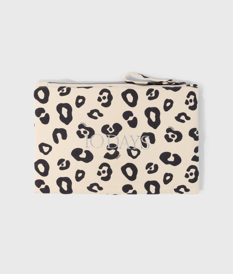 padded pouch leopard | oyster