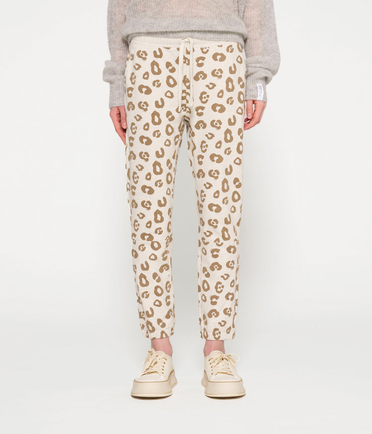 cropped jogger leopard | soft white melee